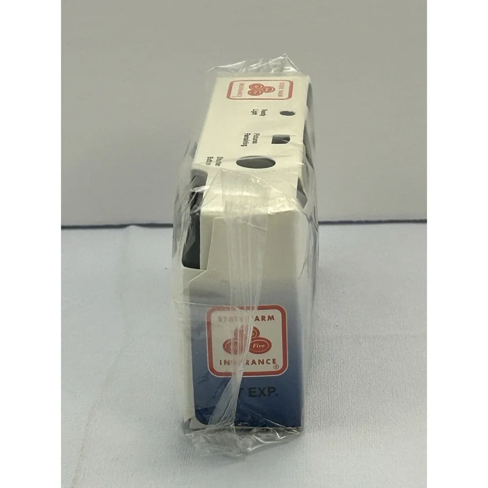 Vintage State Farm Insurance Disposable Camera 27 Exp Flash Sealed Exp 12/2004